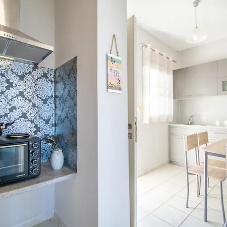 Ammoudino Beachfront Apt *